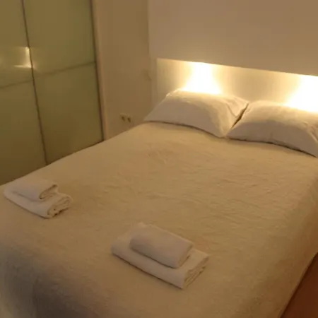 Moonlight Shadow Apartment *